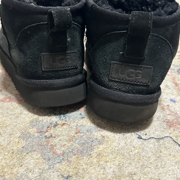 UGG ultra mini boot black - Picture 3 of 6